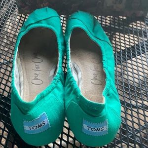 Toms Green Linen Flats